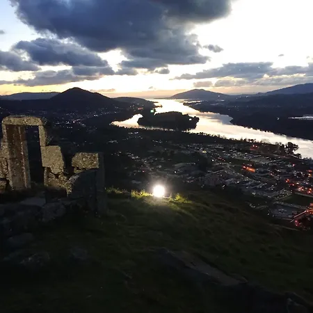 House Only For ! 3 Bedroom 2wc,bbq,balcon 2,centro Vila! Dom wakacyjny Vila Nova de Cerveira