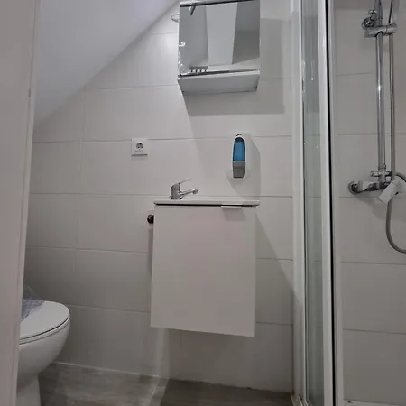 House Only For ! 3 Bedroom 2wc,bbq,balcon 2,centro Vila! וילה נובה דה סרביירה