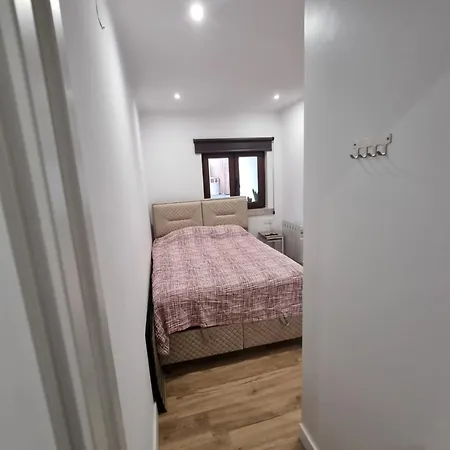 House Only For ! 3 Bedroom 2wc,bbq,balcon 2,centro Vila! * Vila Nova de Cerveira