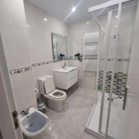 Dom wakacyjny House Only For ! 3 Bedroom 2wc,bbq,balcon 2,centro Vila!