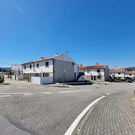 House Only For ! 3 Bedroom 2wc,bbq,balcon 2,centro Vila! Semesterbostad Vila Nova de Cerveira